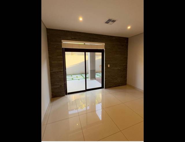4 BEDROOM APARTMENT FOR SALE IN IZINGA RIDGE